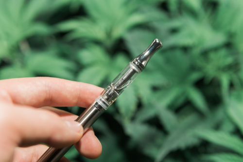 How to Avoid Burnt or Dry Hits When Vaping CBD