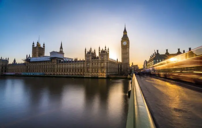 London Promotes Vaping