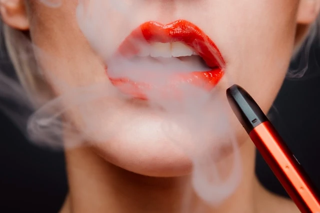 Vaping for the First Time? 6 Simple Inhaling Tips to Vape Accurately